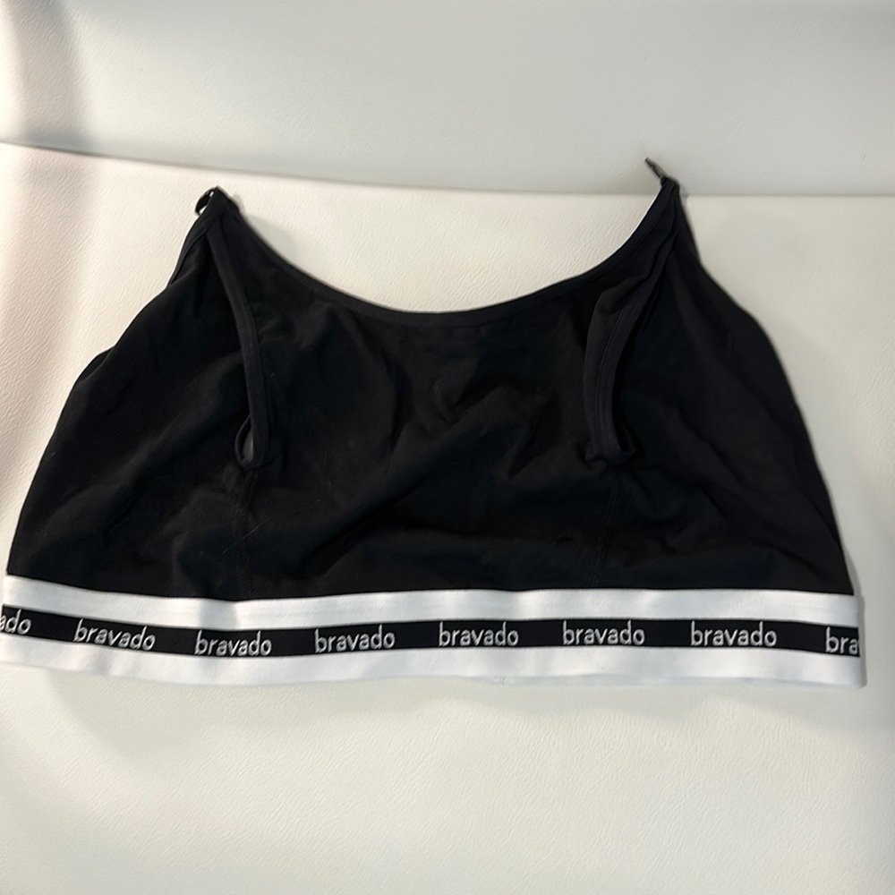 Bravado Designs hands free clip and pump bra XL